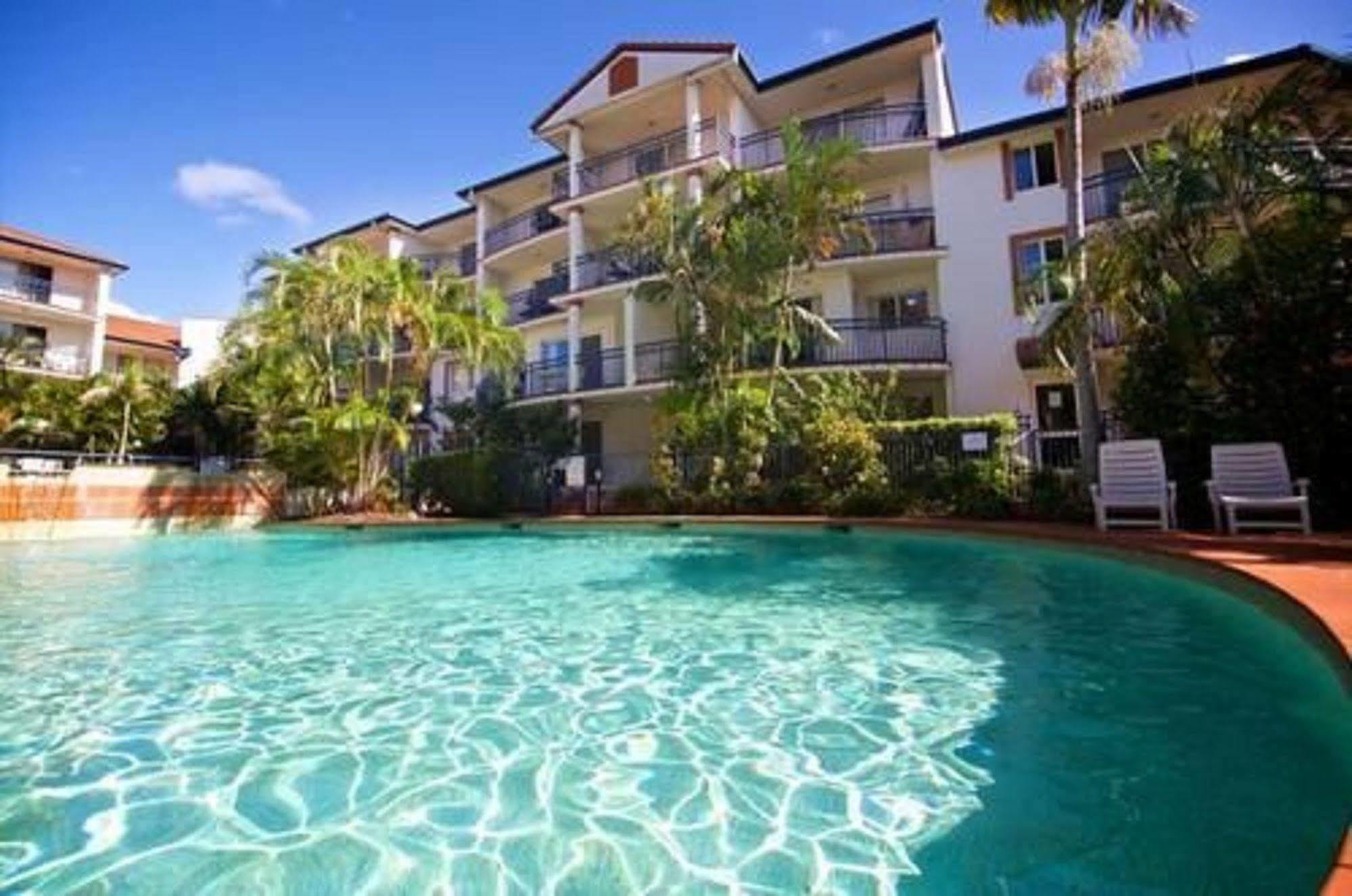 Blue Water Bay Villas Gold Coast Exterior photo
