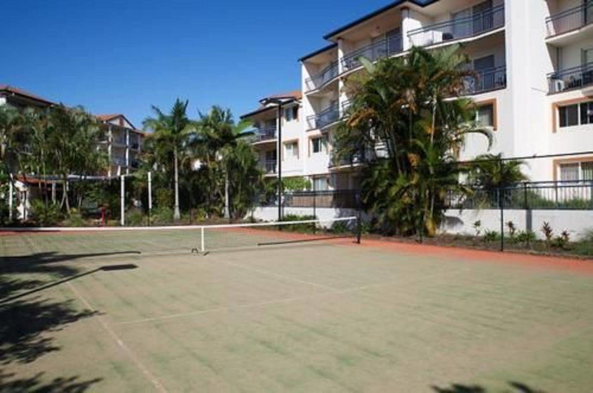 Blue Water Bay Villas Gold Coast Exterior photo